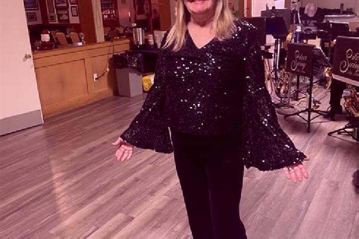 Rose, 22 — Escort in Binbrook, Canada