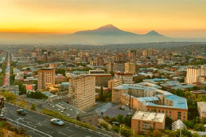 Rose, 22 — Escort in Geghamavan, Armenia