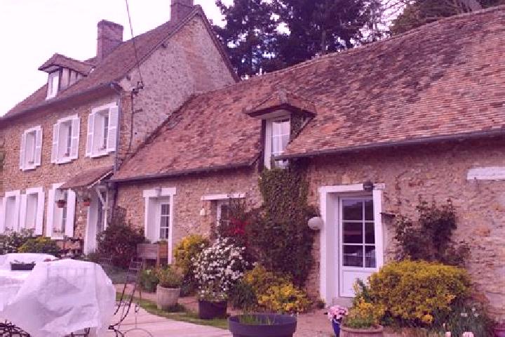 Rose, 22 — Escort in Houlbec-Cocherel, France