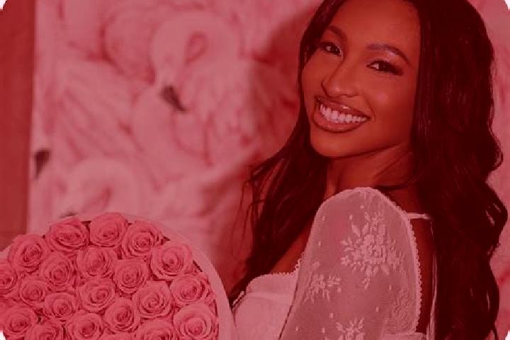 Rose, 22 — Escort in New Baltimore, United States