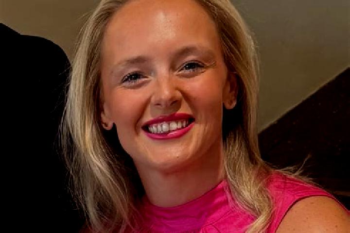 Rose, 22 — Escort in Quincey, France