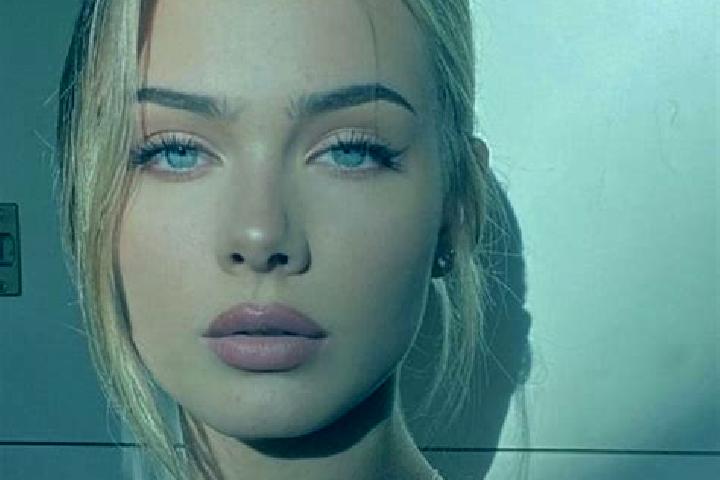 Rose, 23, a blonde amber-eyed european companion based in La Rosita. Offering GFE, Striptease, Fetish, Erotic Massage, Tantra. Available for incall and outca...