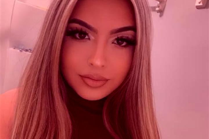Rose, 23, a blonde dark-eyed latina companion based in Hassi Bahbah. Offering Travel Companion, Striptease, Tantra, Erotic Massage, Couples. Available for in...