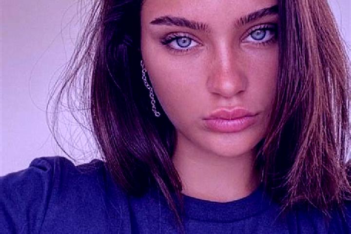 Rose, 23, a brunette dark-eyed indian companion based in Nyrob. Offering Roleplay, 69, Striptease. Available for incall and outcall, overnight bookings avail...