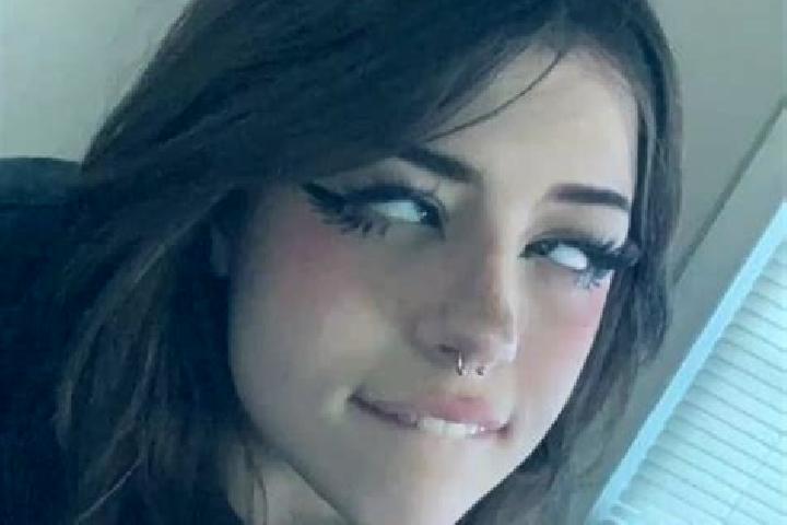 Rose, 23, a brunette grey-eyed ebony companion based in Samamea. Offering Fetish, Party Girl, Overnight, OWO. Available for incall and outcall, day and eveni...