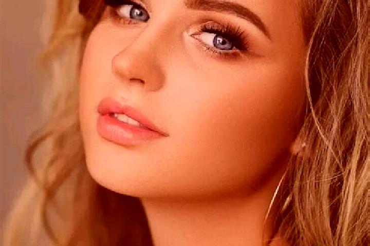 Rose, 23, a dark blonde blue-eyed asian companion based in Szigethalom. Offering BDSM, 69. Available for incall and outcall, overnight bookings available.