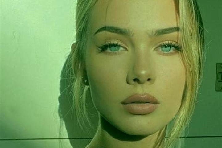 Rose, 23, a dark blonde grey-eyed european companion based in Schrum. Offering Dinner Date, Party Girl, A-Level. Available for incall and outcall, day and ev...