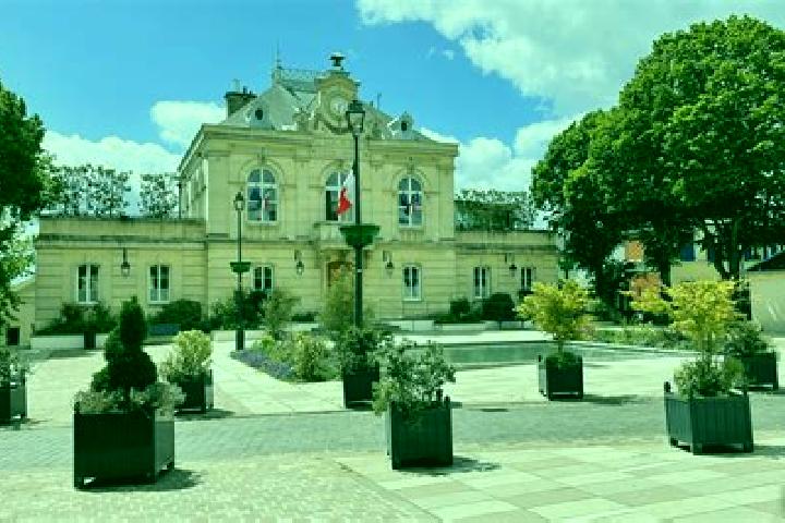 Rose, 23 — Escort in Asnieres-la-Giraud, France