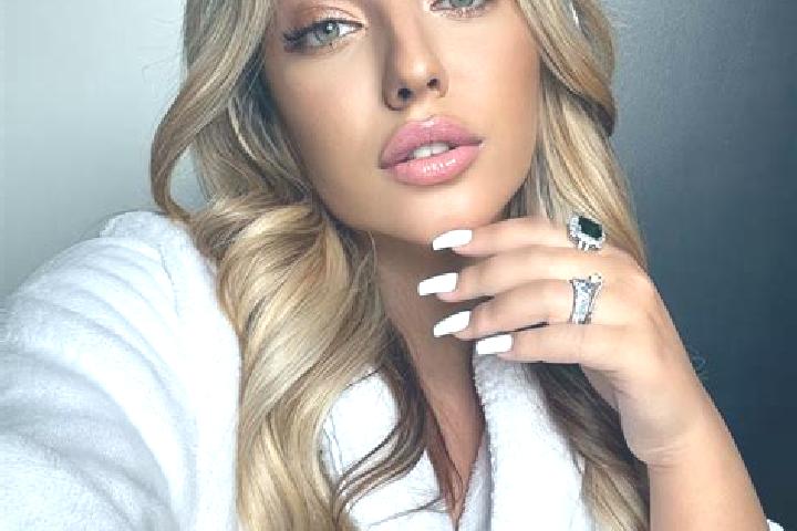 Rose, 23 — Escort in Cambil, Spain