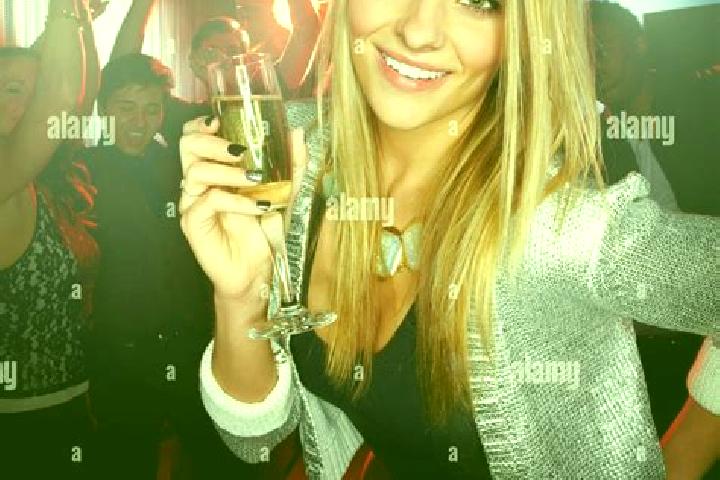 Rose, 23 — Escort in Charnay, France