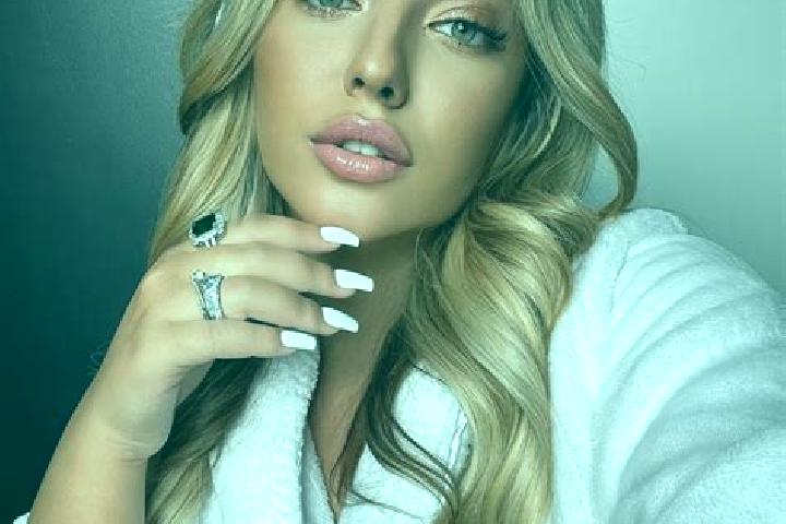 Rose, 23 — Escort in Kukly, Ukraine