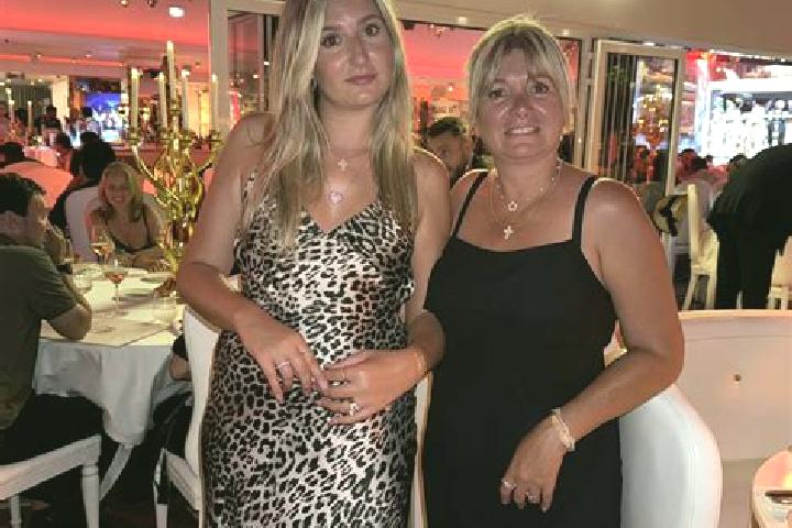 Rose, 23 — Escort in Le Nayrac, France