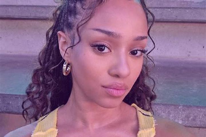 Rose, 23 — Escort in Manom, France
