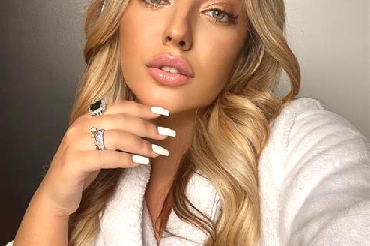 Rose, 23 — Escort in Pestlorinc, Hungary
