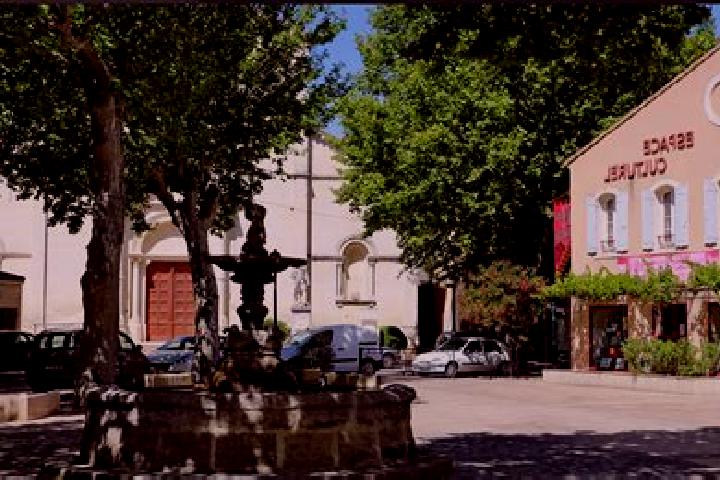 Rose, 23 — Escort in Sainte-Cecile-les-Vignes, France