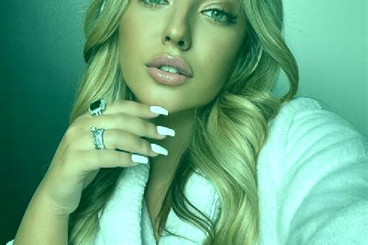 Rose, 23 — Escort in Svarychiv, Ukraine