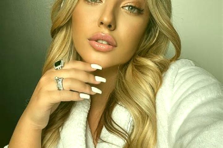 Rose, 23 — Escort in Tsyelyakhany, Belarus