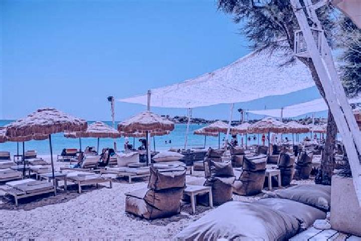 Rose, 24, a black brown-eyed caribbean companion based in Naxos. Offering A-Level, Travel Companion, OWO. Available for incall and outcall, overnight booking...