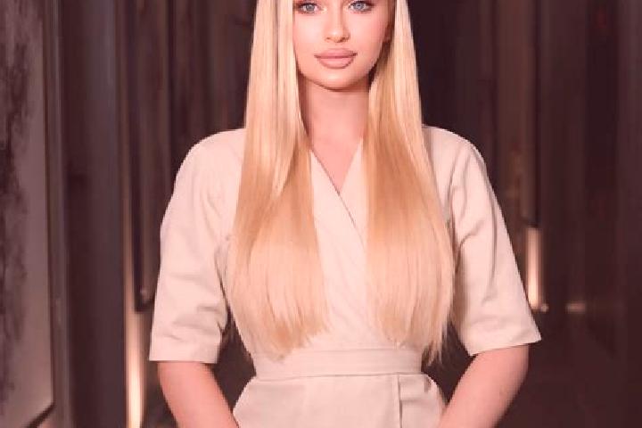 Rose, 24, a blonde amber-eyed european companion based in Vera Mendes. Offering Tantra, Erotic Massage. Available for incall and outcall, day and evening dates.