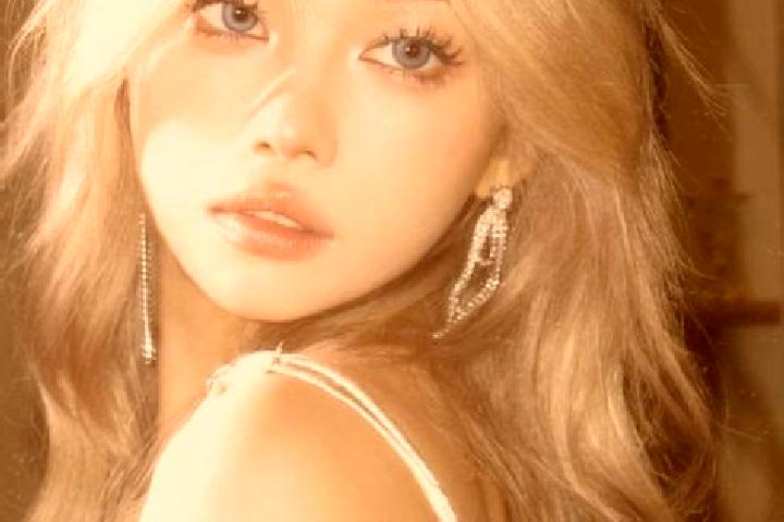 Rose, 24, a platinum blonde hazel-eyed asian companion based in Khledia. Offering Massage, OWO, Couples, GFE. Available for incall and outcall, day and eveni...