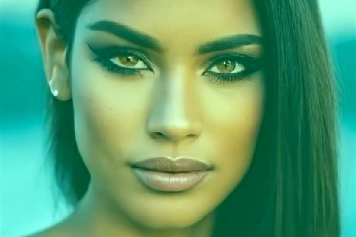 Rose, 24, a red dark-eyed latina companion based in Leipalingis. Offering Domination, Erotic Massage, Dinner Date, Couples, Prostate Massage. Available for i...