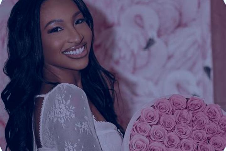 Rose, 24 — Escort in Dowling, Canada