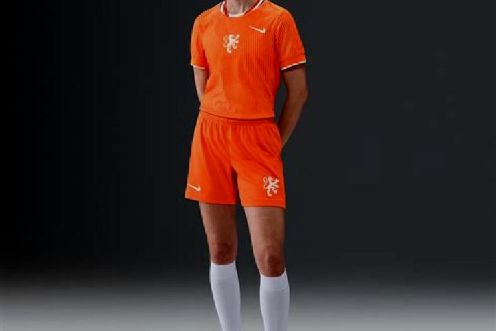 Rose, 24 — Escort in Wijnjewoude, Netherlands
