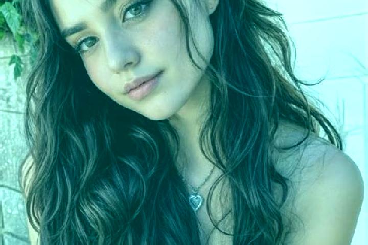 Rose, 25, a auburn amber-eyed middle eastern companion based in Asmali. Offering BDSM, Domination, Striptease, Travel Companion, GFE. Available for incall an...