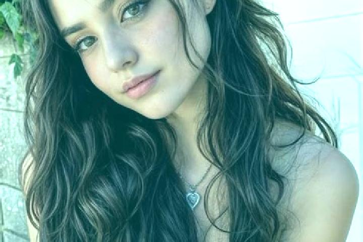 Rose, 25, a black hazel-eyed caucasian companion based in Craponne. Offering Deep French Kissing, Duos, GFE. Available for incall and outcall, day and evenin...