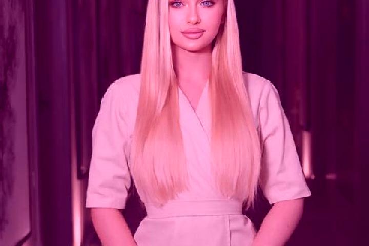 Rose, 25, a blonde dark-eyed mixed companion based in Capo Rizzuto. Offering Dinner Date, OWO, Tantra, Erotic Massage, Massage. Available for incall and outc...