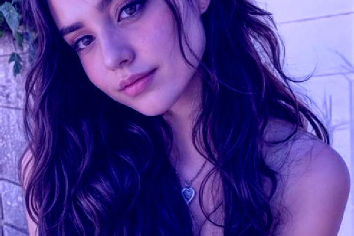 Rose, 25, a dark blonde hazel-eyed middle eastern companion based in Dubrovino. Offering Prostate Massage, Dinner Date, Overnight, Erotic Massage, Striptease...