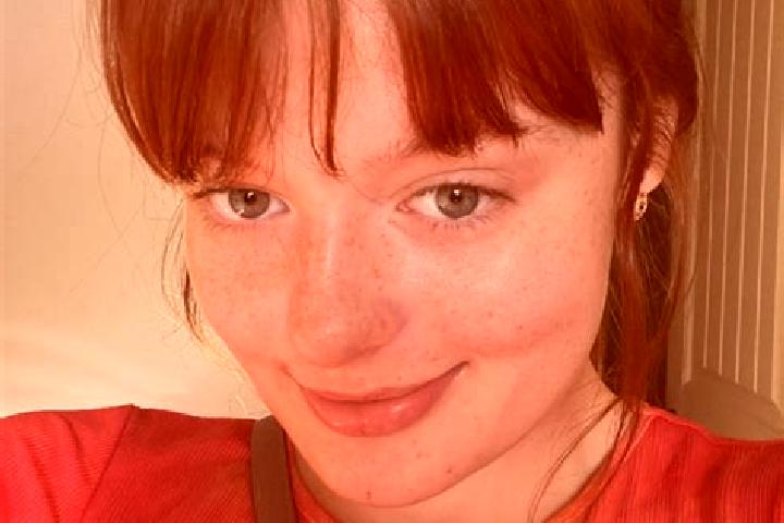 Rose, 25, a red grey-eyed caucasian companion based in Bavayo. Offering Deep French Kissing, Roleplay, Striptease. Available for incall and outcall, day and ...