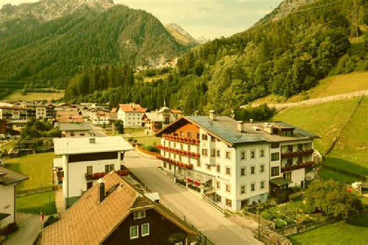 Rose, 25 — Escort in Flirsch, Austria
