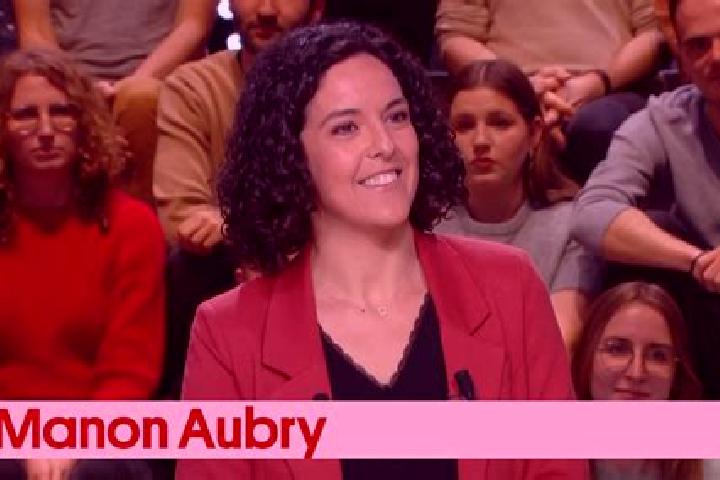 Rose, 25 — Escort in La Salle-et-Chapelle-Aubry, France
