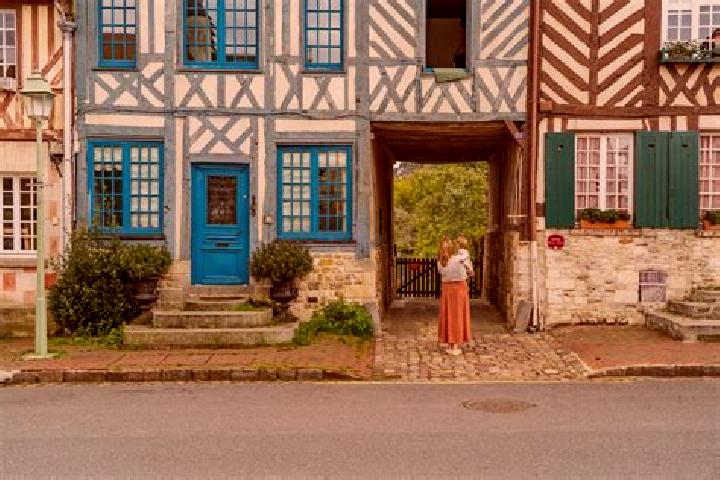 Rose, 25 — Escort in Moulle, France