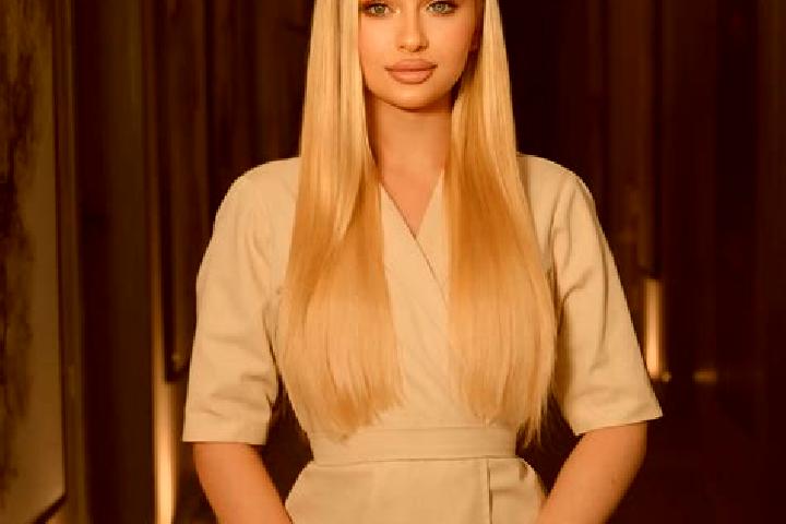 Rose, 26, a blonde amber-eyed latina companion based in San Nicolo Comelico. Offering 69, Tantra, Erotic Massage, OWO. Available for incall and outcall, day ...