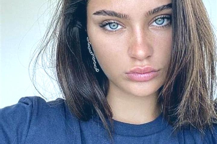 Rose, 26, a brunette dark-eyed mixed companion based in Hof. Offering Striptease, Prostate Massage, Party Girl, CIM. Available for incall and outcall, day an...