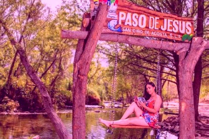 Rose, 26, a red grey-eyed asian companion based in San Ciro de Acosta. Offering Erotic Massage, OWO, Deep French Kissing. Available for incall and outcall, o...
