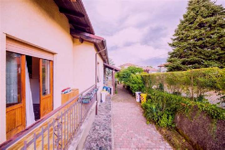 Rose, 26 — Escort in Casaleggio Boiro, Italy