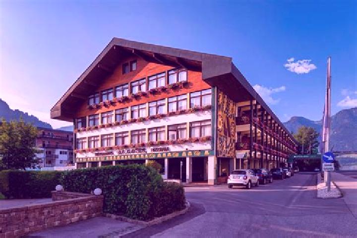 Rose, 26 — Escort in Eben im Pongau, Austria