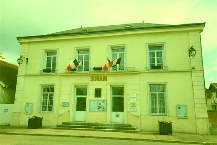 Rose, 26 — Escort in La Riviere-de-Corps, France