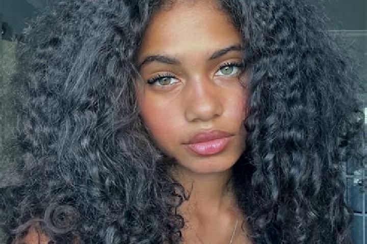 Rose, 27, a black grey-eyed ebony companion based in Prudy. Offering A-Level, Fetish, OWO. Available for incall and outcall, overnight bookings available.