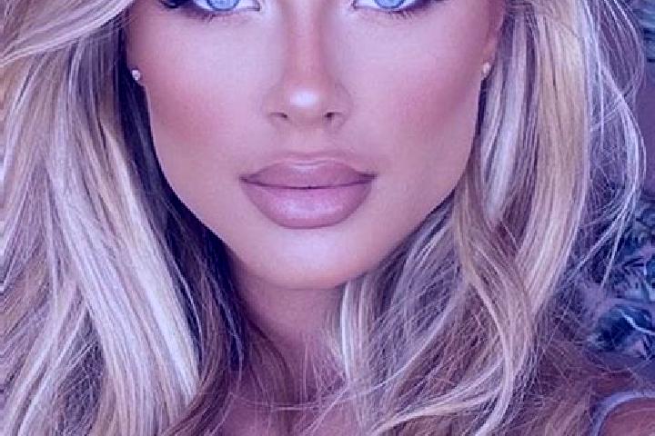 Rose, 27, a blonde blue-eyed latina companion based in Al burikent. Offering Overnight, BDSM, Massage, Erotic Massage, Party Girl. Available for incall and o...