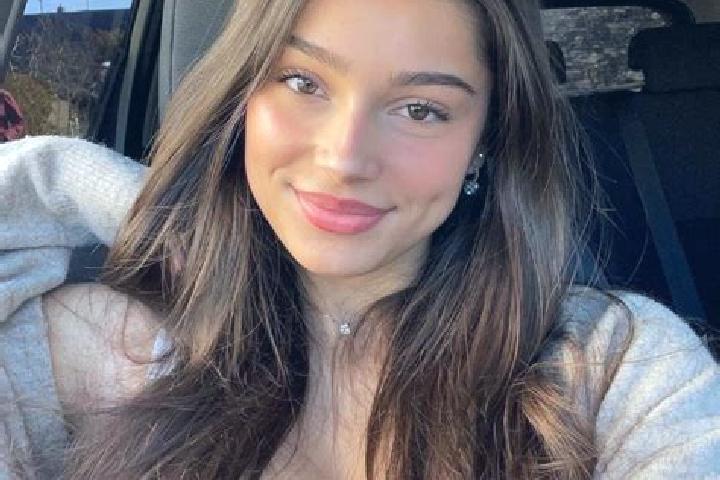 Rose, 27, a brunette blue-eyed mediterranean companion based in Agios Vasileios. Offering Prostate Massage, OWO, Party Girl, BDSM, CIM. Available for incall ...