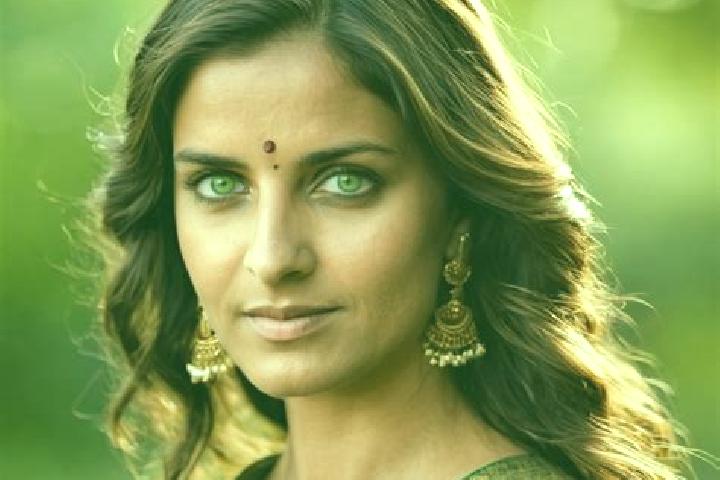 Rose, 27, a chestnut green-eyed indian companion based in Vsechlapy. Offering Dinner Date, Prostate Massage, 69, Couples. Available for incall and outcall, o...