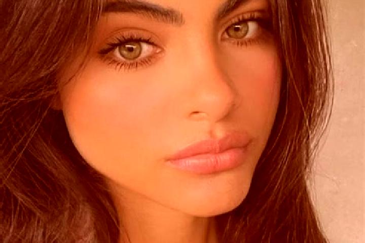 Rose, 27, a chestnut grey-eyed indian companion based in Yonge-Eglinton. Offering OWO, 69, Couples. Available for incall and outcall, overnight bookings avai...