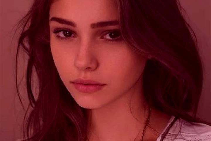 Rose, 27, a chestnut grey-eyed slavic companion based in Greleon. Offering Girlfriend Experience, Striptease, Prostate Massage, Dinner Date. Available for in...