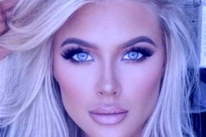 Rose, 27, a platinum blonde green-eyed latina companion based in Jablon. Offering Dinner Date, Massage, Striptease. Available for incall and outcall, overnig...
