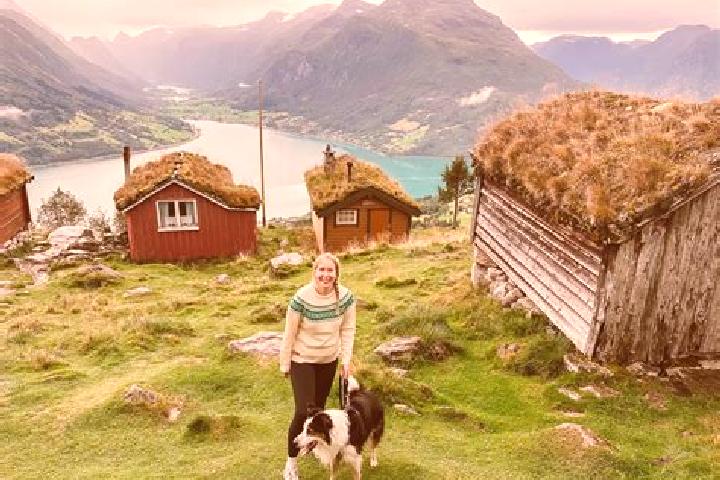 Rose, 27 — Escort in Kjenn, Norway