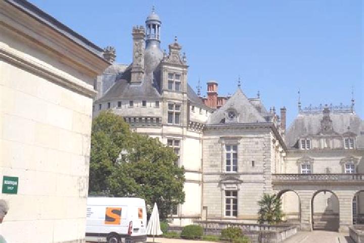 Rose, 27 — Escort in Le Lude, France